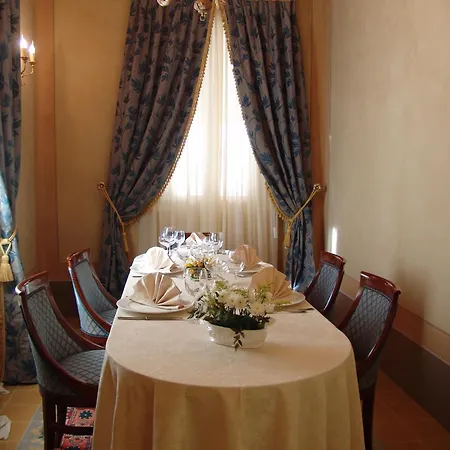 Hotel Castello Montegiove 4*