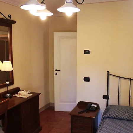 Castello Montegiove Hotel 4*
