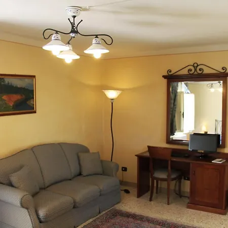 Castello Montegiove Hotel 4*