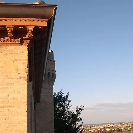 Castello Montegiove 4* Fano