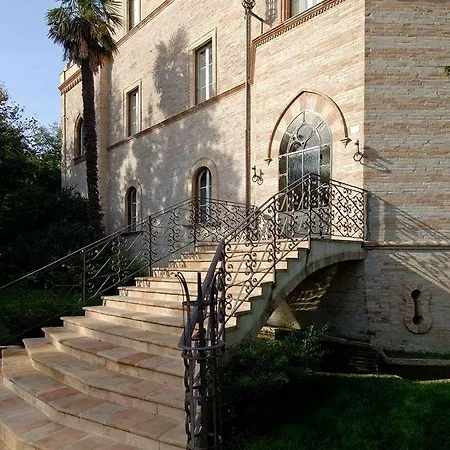 Hotel Castello Montegiove 4*