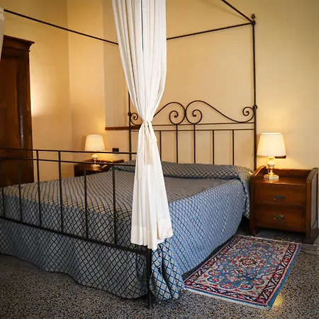 Castello Montegiove Hotel 4*