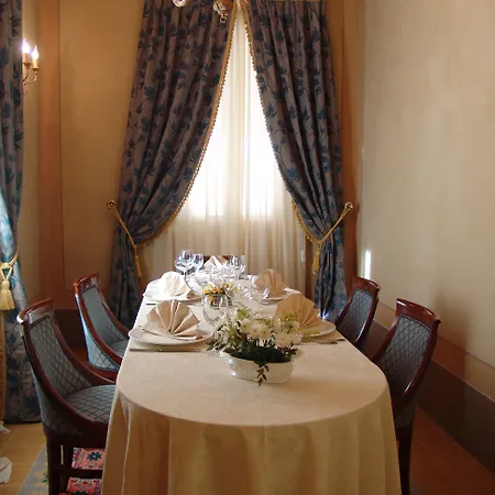 Castello Montegiove Отель 4*