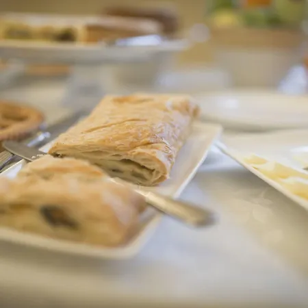 Castello Montegiove Отель 4*