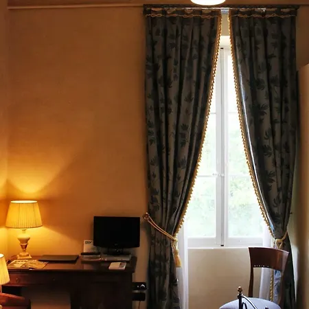 Отель Castello Montegiove