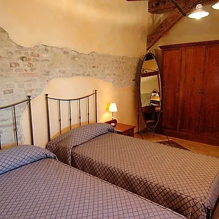 Отель Castello Montegiove Фано