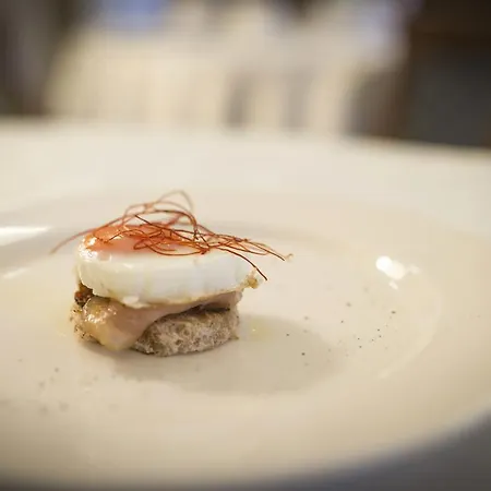 Castello Montegiove Отель 4*