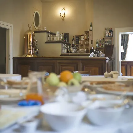 Castello Montegiove Отель 4*