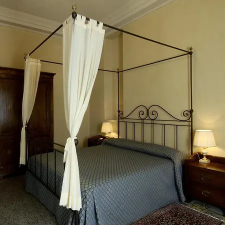 Castello Montegiove Отель 4*