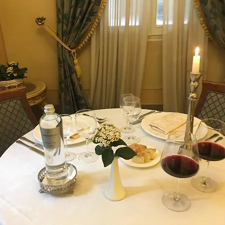 Castello Montegiove Отель Фано